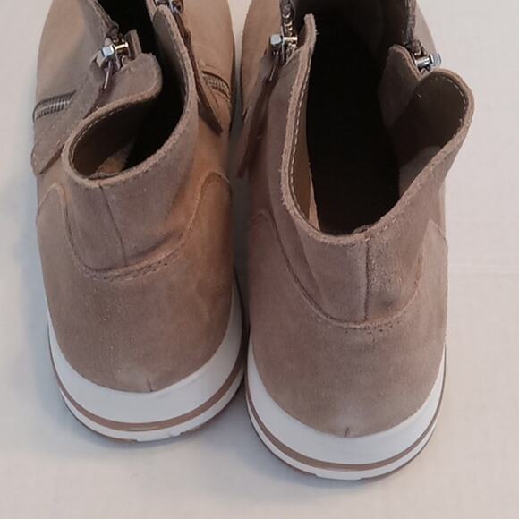 NWOT Steve Madden Women's Size 8.5 Glided Unit Platform High-Top Sneaker. - Picture 4 of 8